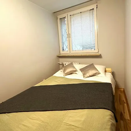 Metro & Old Town Praga Wiosenna