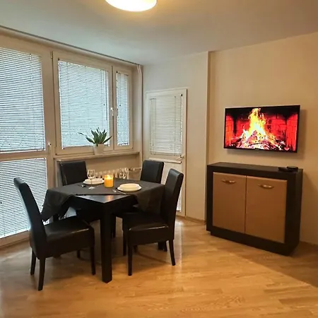 Metro & Old Town Praga Wiosenna Appartement Warschau